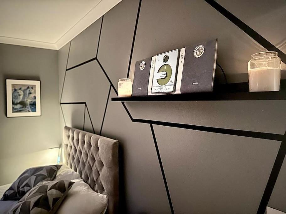 Stunning Luxury Croydon Gatwick Airport Close *