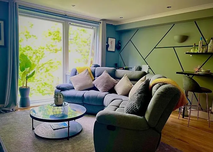 Stunning Luxury Croydon Apartment Gatwick Airport Close