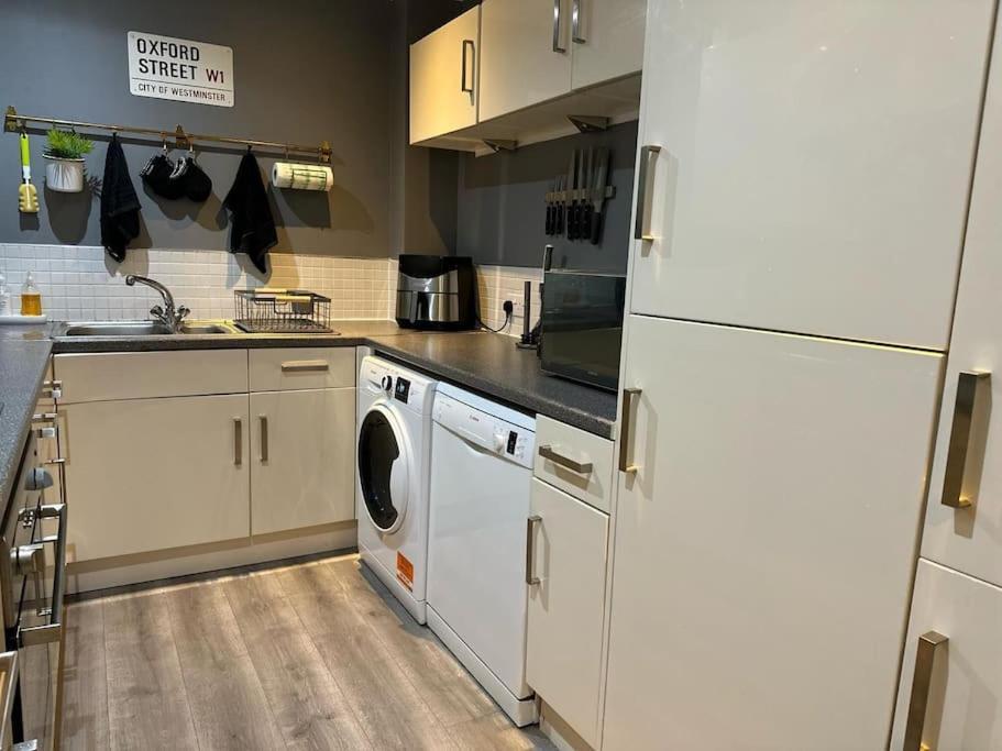 Stunning Luxury Croydon Gatwick Airport Close *