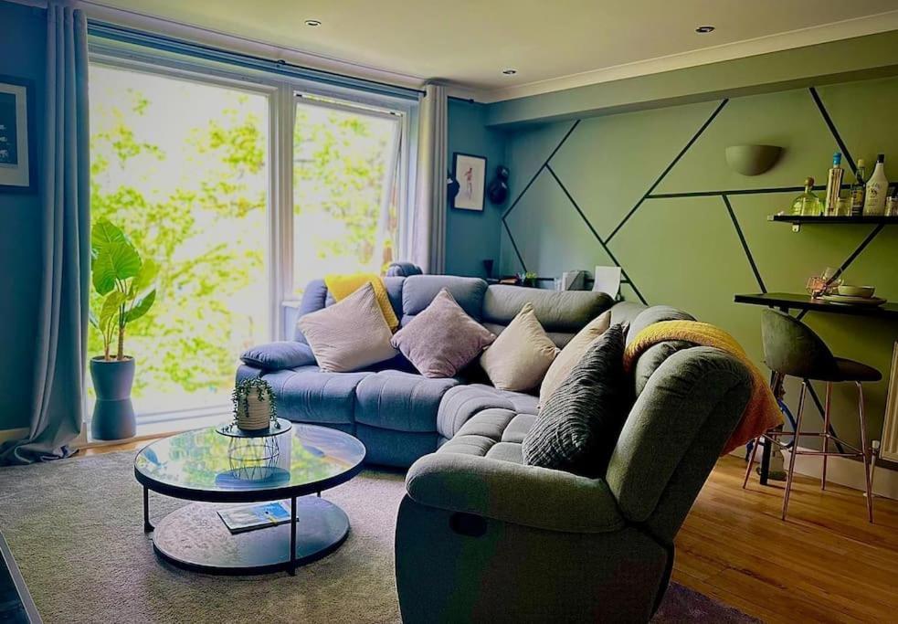 Stunning Luxury Croydon Gatwick Airport Close *