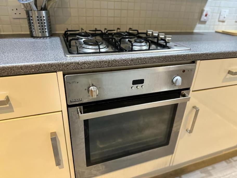Apartment Stunning Luxury Croydon Gatwick Airport Close *