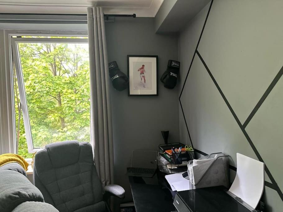 Stunning Luxury Croydon Gatwick Airport Close Apartment *